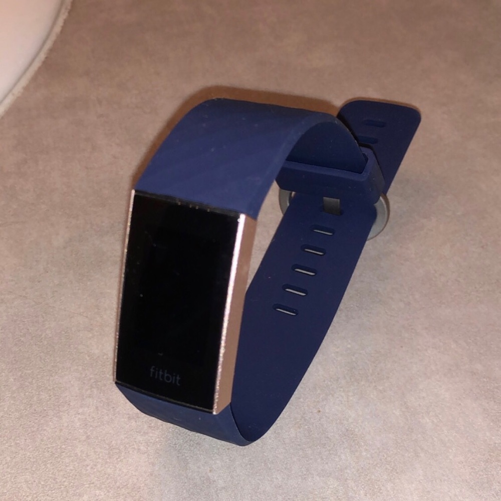 Fitbit Charge 3 - rose gold with navy band